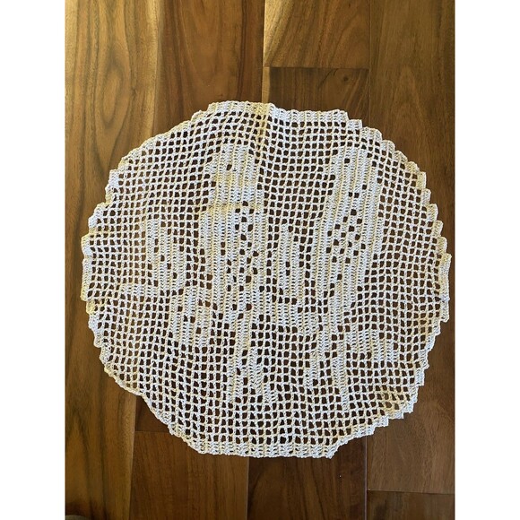 Vintage Handmade Crochet Grey 2 Birds on the Branch Round Doily Filet 15”*14.5” - Picture 1 of 4